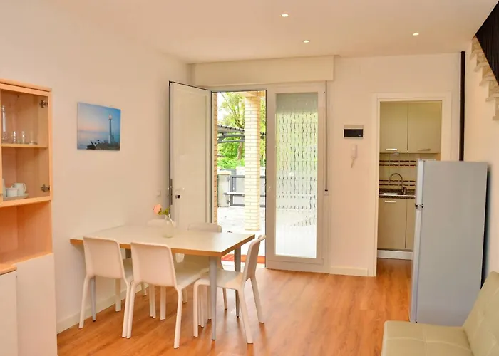 Villa Comfortable For 6 Guests - Beahost *