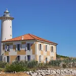 Villa Comfortable For 6 Guests - Beahost