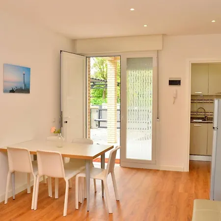 Villa Comfortable For 6 Guests - Beahost *